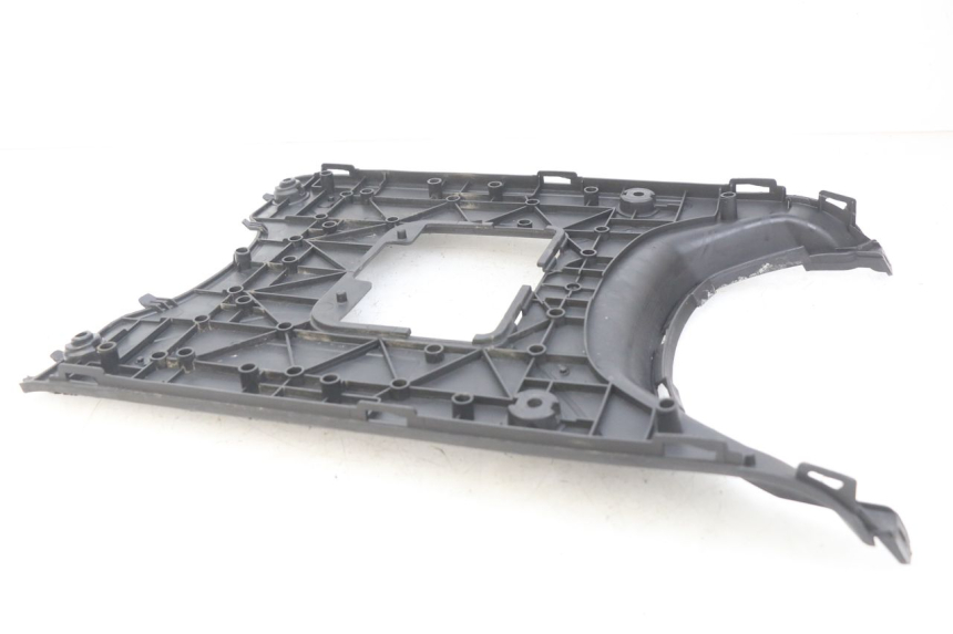 photo de ESTRIBO LVNENG S5 1 (2019 - 2023) - Detalle de la pieza