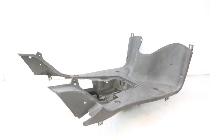 photo de TAPA REPOSAPIES HONDA SH 125 (2001 - 2003) - Perfil de la pieza de repuesto