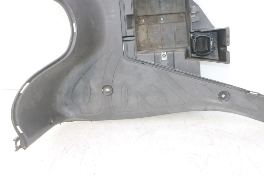 photo de TAPA REPOSAPIES HONDA SH 125 (2001 - 2003) - Otra perspectiva
