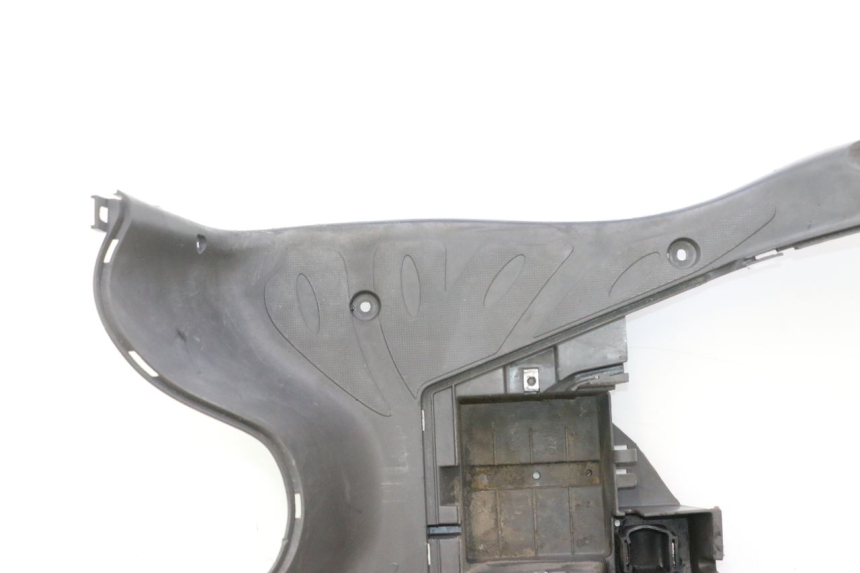photo de TAPA REPOSAPIES HONDA SH 125 (2001 - 2003) - Primer plano técnico