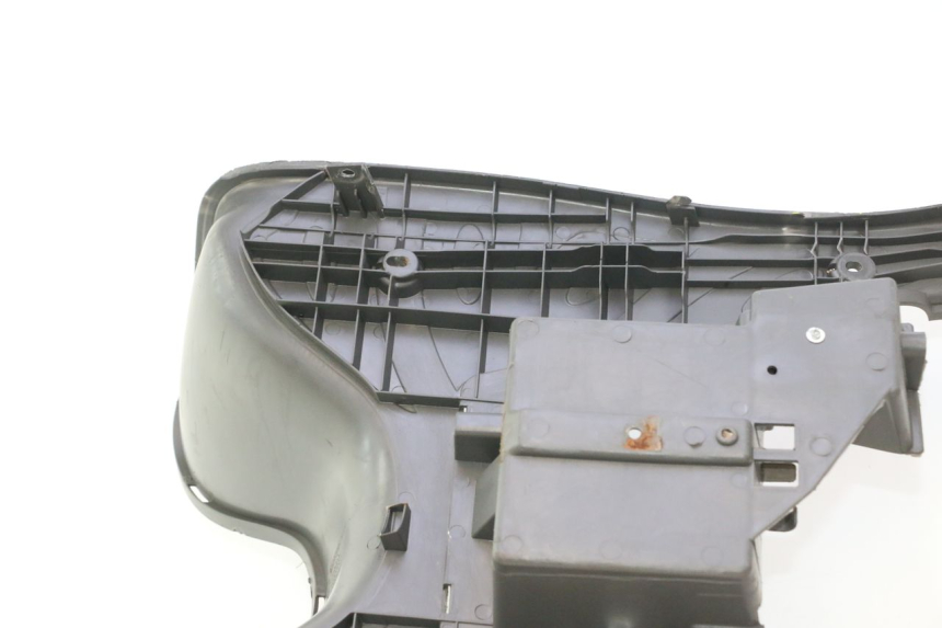 photo de TAPA REPOSAPIES HONDA SH 125 (2001 - 2003) - Estado de la superficie y material