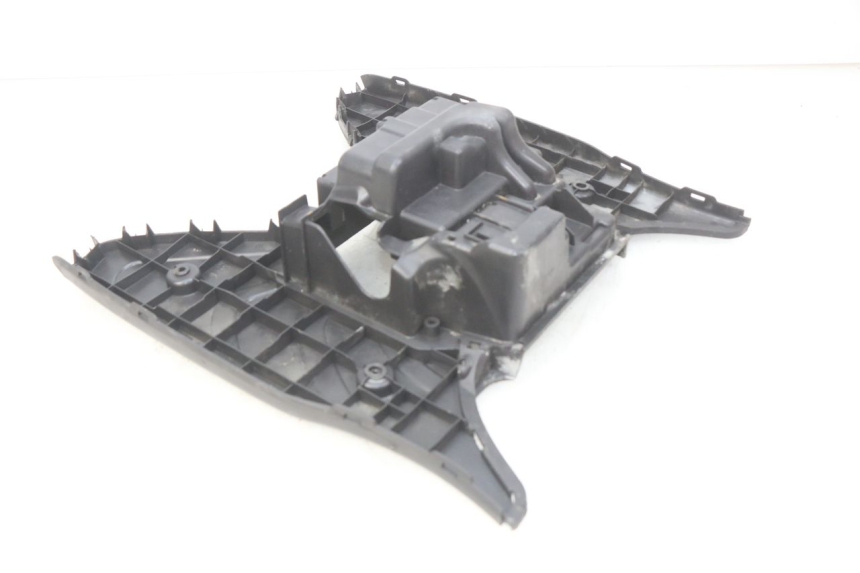 photo de ESTRIBO SUZUKI SIXTEEN 125 (2008 - 2010) - Detalle de la pieza