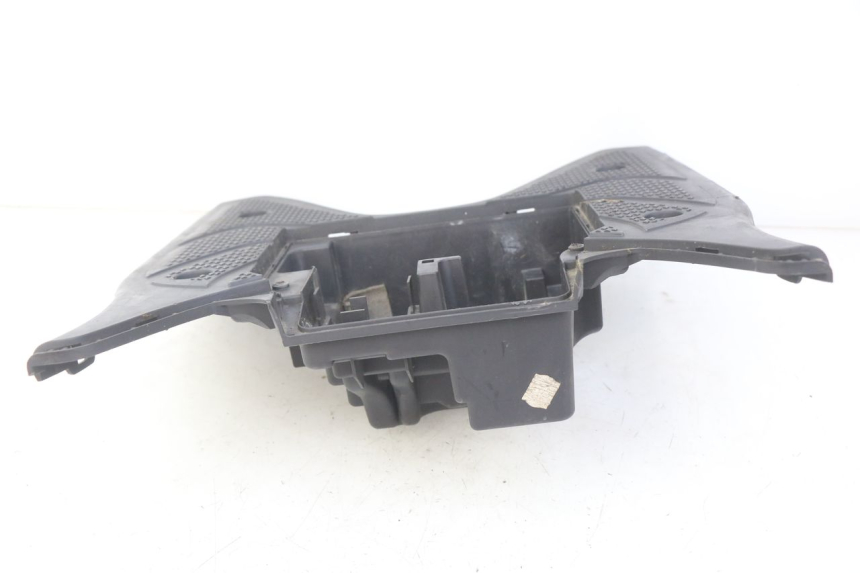 photo de ESTRIBO SUZUKI SIXTEEN 125 (2008 - 2010) - Detalles de los puntos de fijación