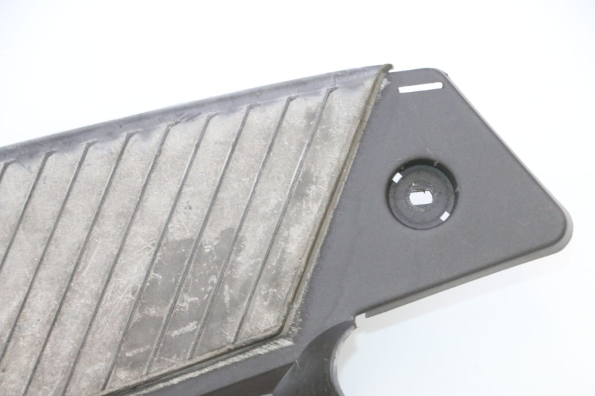 photo de TAPA REPOSAPIES YAMAHA SLIDER 50 (1999 - 2004) - Ángulo de visión alternativo