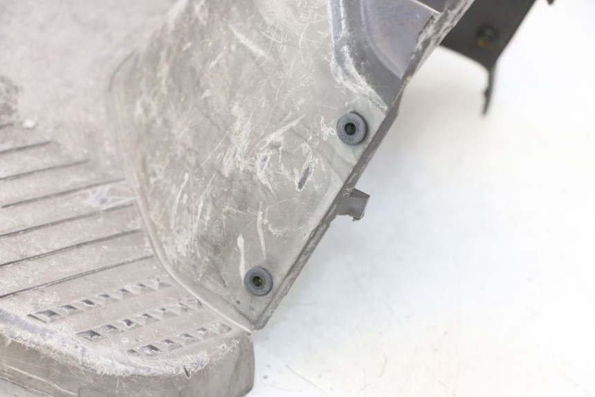 photo de TAPA REPOSAPIES YAMAHA SLIDER 50 (1999 - 2004) - Marcados y referencias originales