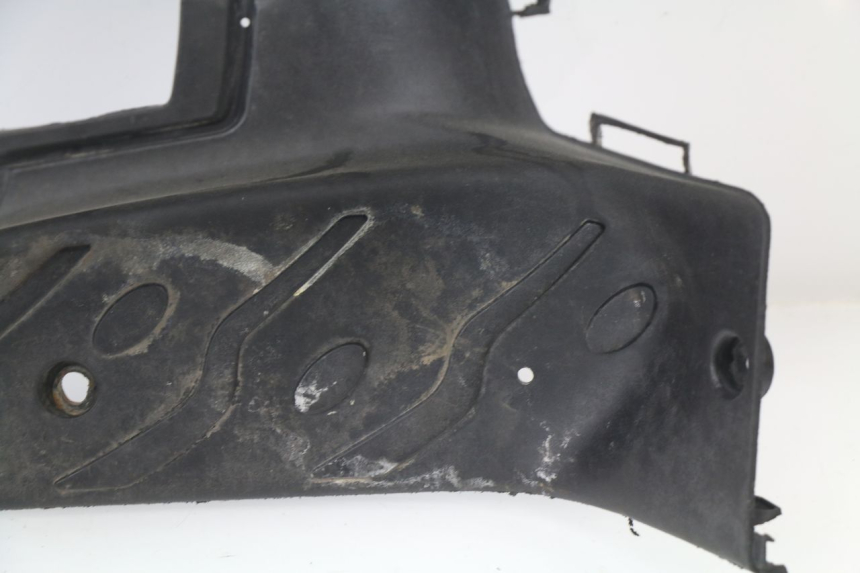 photo de TAPA REPOSAPIES PEUGEOT SPEEDFIGHT 2 AC 50 (2000 - 2009) - Enfoque en la estructura