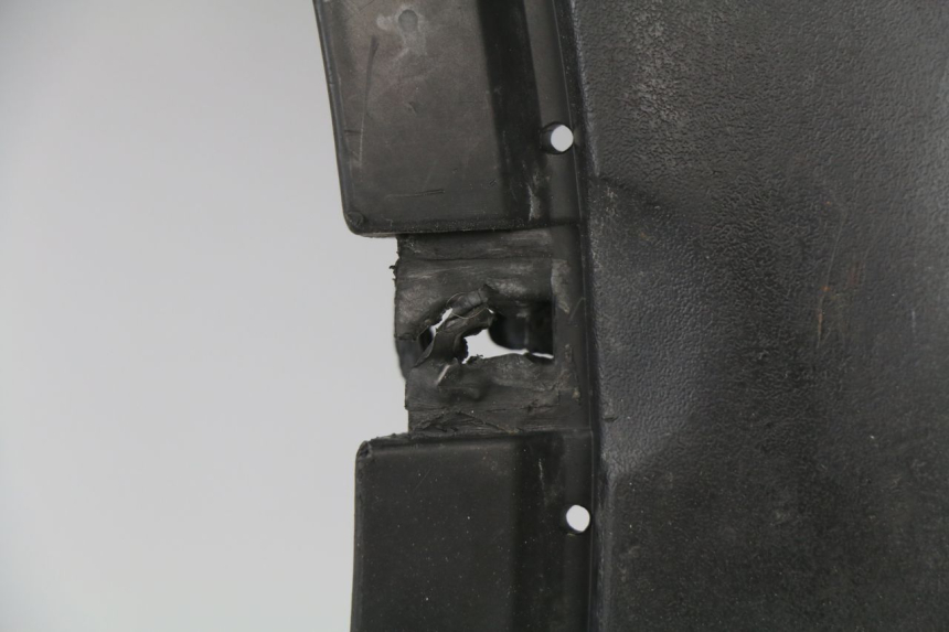 photo de TAPA REPOSAPIES PEUGEOT SPEEDFIGHT 2 AC 50 (2000 - 2009) - Perfil de la pieza de repuesto