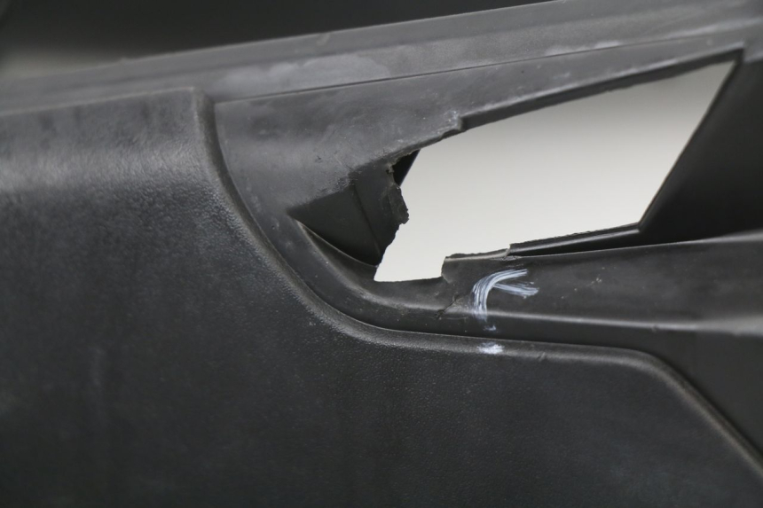 photo de TAPA REPOSAPIES PEUGEOT SPEEDFIGHT 2 AC 50 (2000 - 2009) - Primer plano técnico