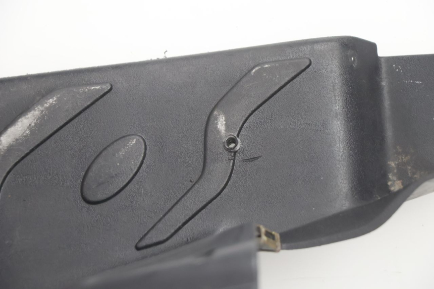 photo de TAPA REPOSAPIES PEUGEOT SPEEDFIGHT 2 AC 50 (2000 - 2009) - Primer plano técnico