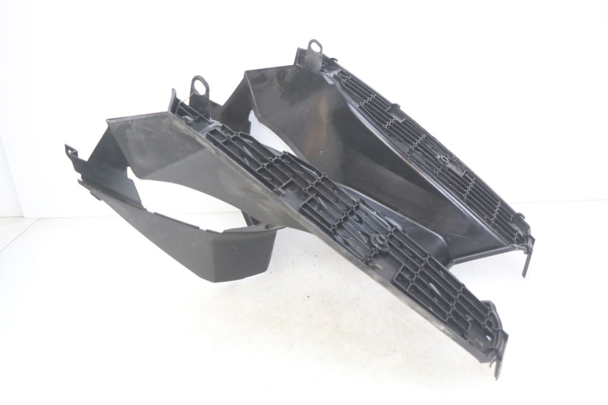 photo de ESTRIBO PEUGEOT SPEEDFIGHT 3 AIR 50 (2009 - 2015) - Otra perspectiva