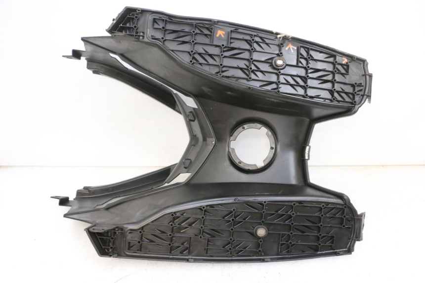 photo de TAPA REPOSAPIES PEUGEOT SPEEDFIGHT 4 4T EFI 50 (2021 - 2025) - Otra vista del artículo