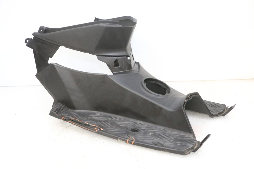 photo de TAPA REPOSAPIES PEUGEOT SPEEDFIGHT 4 4T EFI 50 (2021 - 2025) - Ángulo de visión alternativo