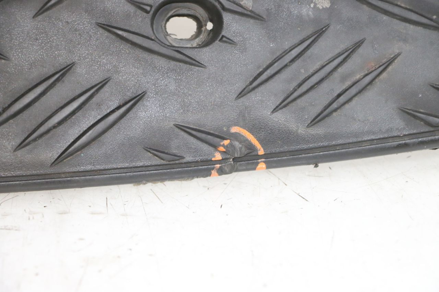 photo de TAPA REPOSAPIES PEUGEOT SPEEDFIGHT 4 4T EFI 50 (2021 - 2025) - Vista principal