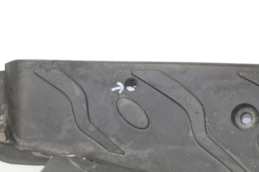 photo de TAPA REPOSAPIES PEUGEOT SPEEDFIGHT LC 50 (1996 - 2002) - Primer plano de alta resolución