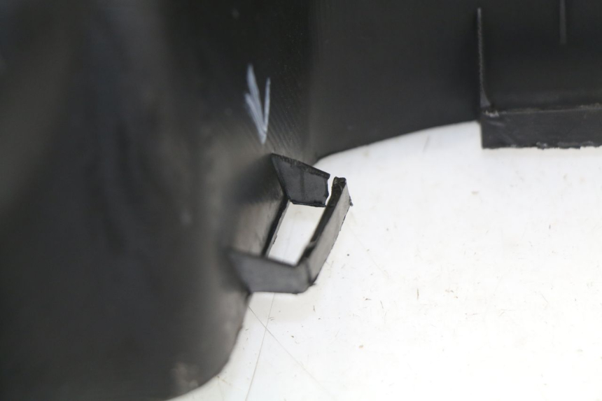 photo de TAPA REPOSAPIES PEUGEOT SPEEDFIGHT LC 50 (1996 - 2002) - Primer plano técnico