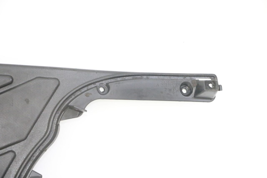 photo de TAPA REPOSAPIES APRILIA SR 2T 50 (2018 - 2022) - Características distintivas