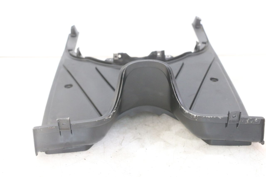 photo de TAPA REPOSAPIES APRILIA SR 2T 50 (2018 - 2022) - Estado de la superficie y material