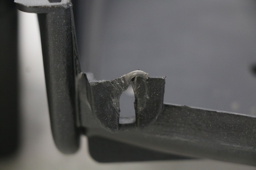 photo de ESTRIBO APRILIA SR R 2T LC 50 (2018 - 2021) - Detalle de la pieza