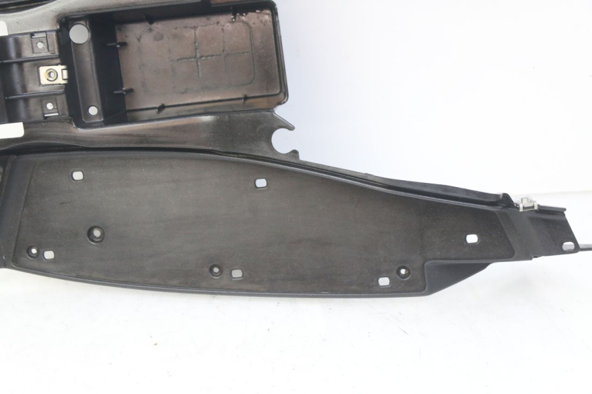 photo de ESTRIBO APRILIA SR R 2T LC 50 (2018 - 2021) - Estado de la superficie y material