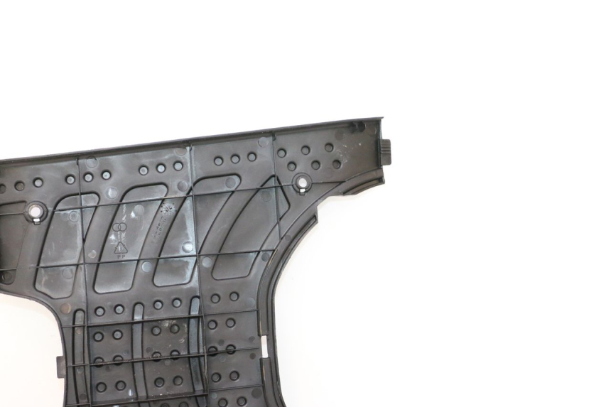 photo de TAPA REPOSAPIES GILERA STALKER 50 (2004 - 2014) - Estado de la superficie y material