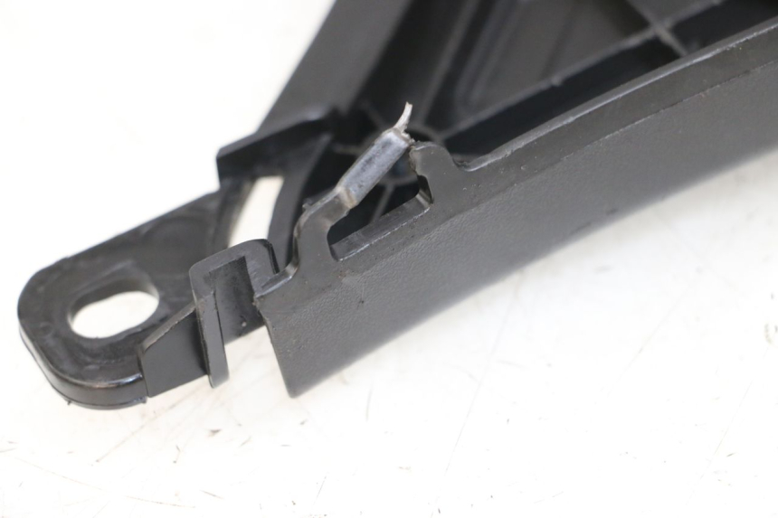 photo de TAPA REPOSAPIES PEUGEOT STREETZONE I 2T 50 (2018 - 2020) - Zoom estado de uso