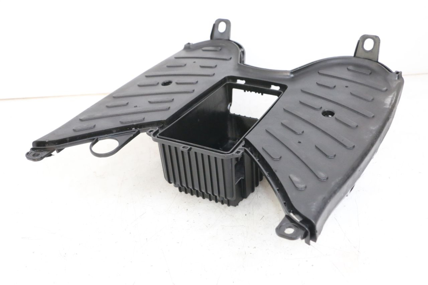 photo de TAPA REPOSAPIES PEUGEOT STREETZONE I 2T 50 (2018 - 2020) - Primer plano técnico