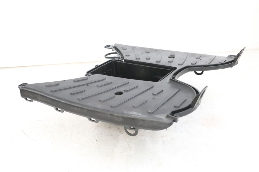 photo de TAPA REPOSAPIES PEUGEOT STREETZONE I 2T 50 (2018 - 2020) - Detalles de los puntos de fijación