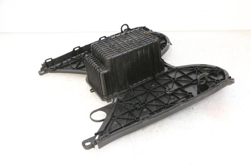 photo de TAPA REPOSAPIES PEUGEOT STREETZONE I NAKED 2T 50 (2018 - 2020) - Otra perspectiva