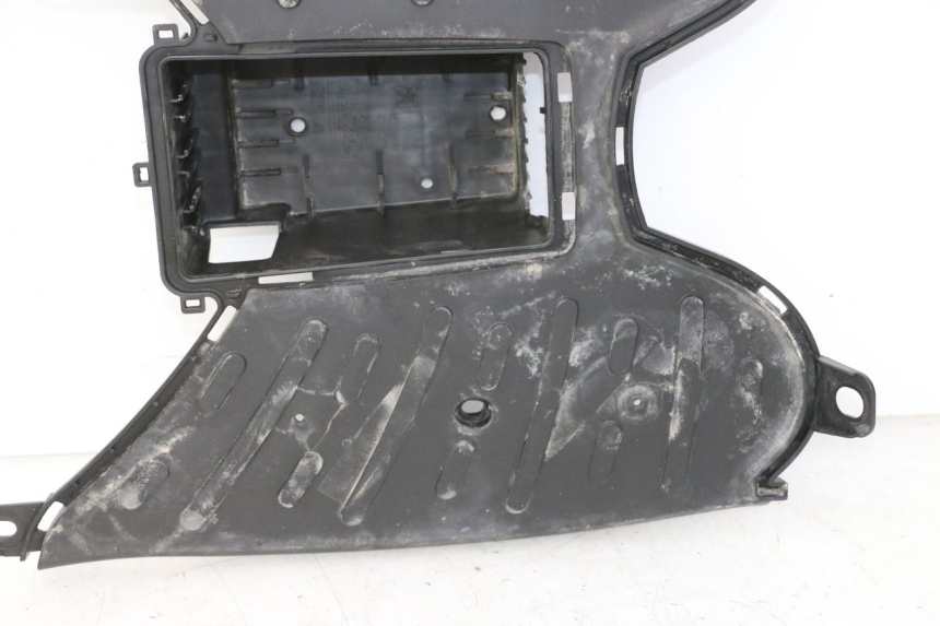 photo de TAPA REPOSAPIES PEUGEOT STREETZONE I NAKED 2T 50 (2018 - 2020) - Estado de la superficie y material