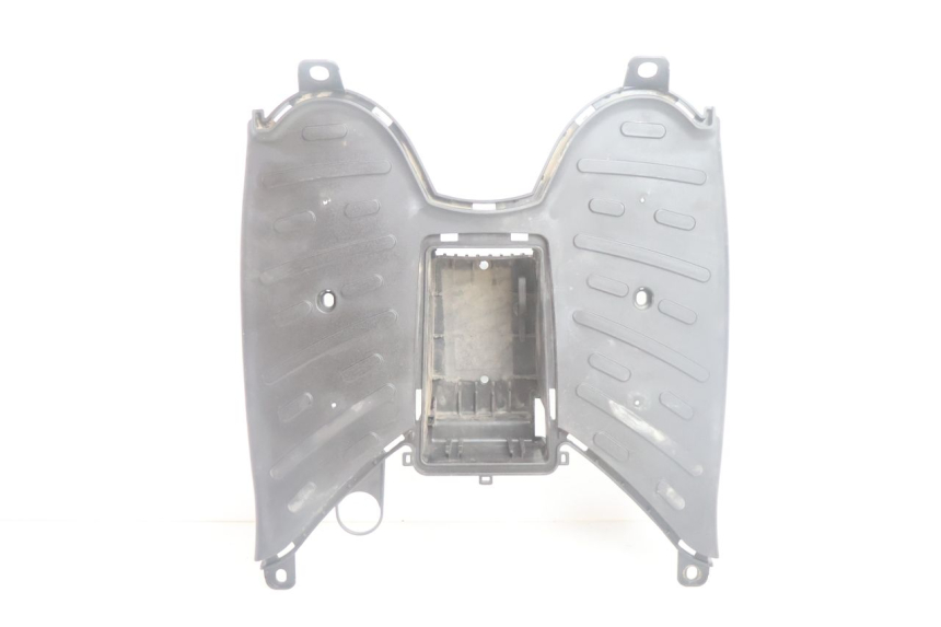photo de TAPA REPOSAPIES PEUGEOT STREETZONE NAKED 2T 50 (2014 - 2018) - Detalle de la pieza