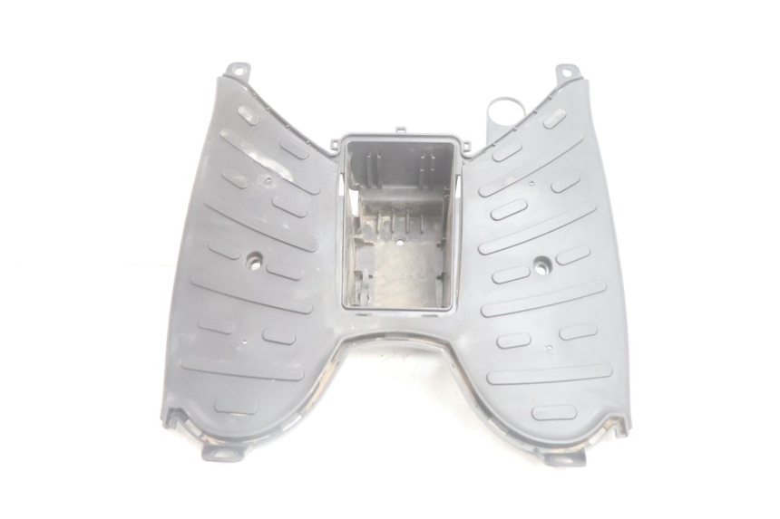 photo de TAPA REPOSAPIES PEUGEOT STREETZONE NAKED 2T 50 (2014 - 2018) - Primer plano técnico