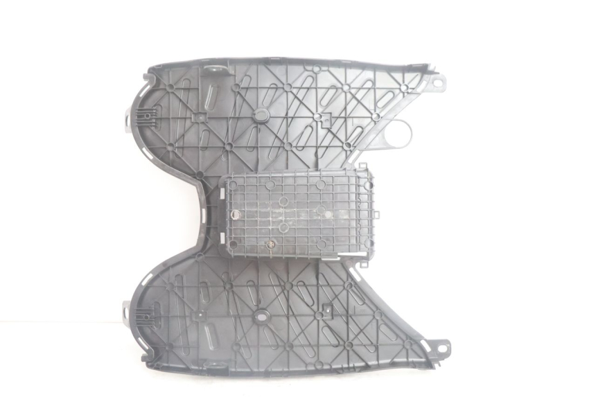 photo de TAPA REPOSAPIES PEUGEOT STREETZONE NAKED 2T 50 (2014 - 2018) - Detalles de los puntos de fijación