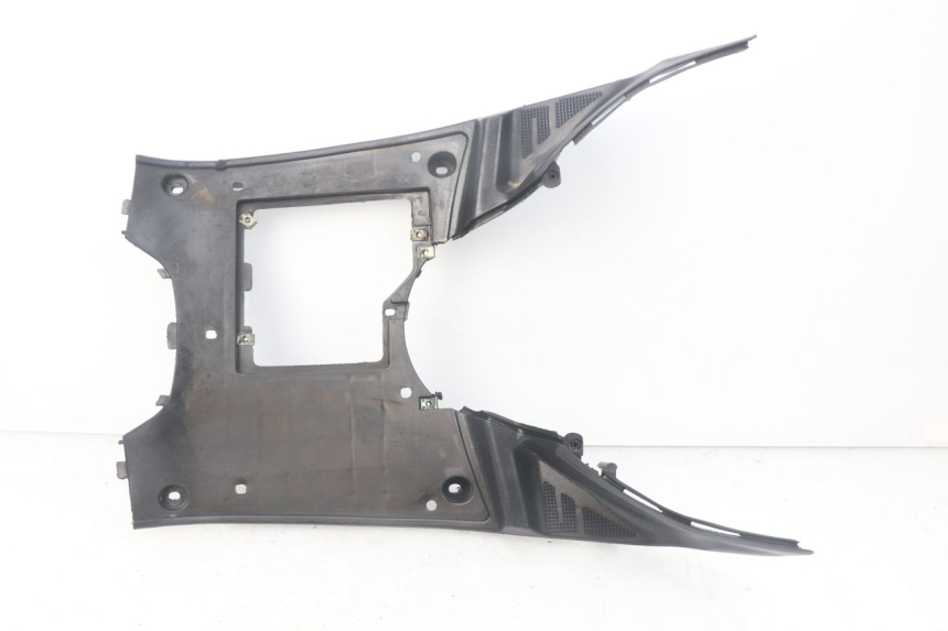 photo de TAPA REPOSAPIES JM MOTORS SUNNY 50 (2017 - 2020) - Detalles de los puntos de fijación