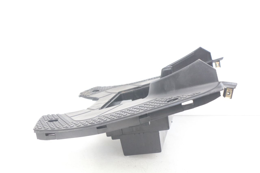 photo de TAPA REPOSAPIES KYMCO SUPER 8 4T 50 (2018 - 2020) - Recambio usado revisado