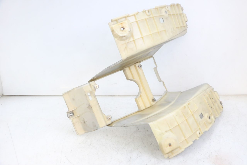 photo de TAPA REPOSAPIES PIAGGIO SUPER LX 125 (2000 - 2003) - Detalle de la pieza