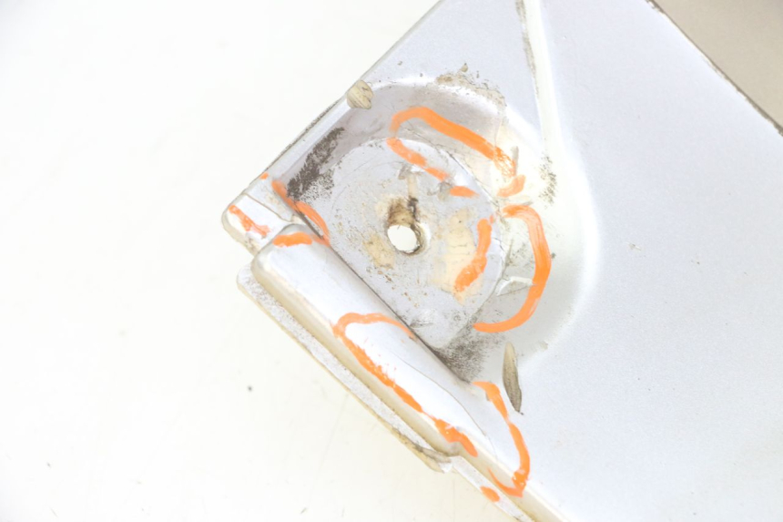 photo de TAPA REPOSAPIES PIAGGIO SUPER LX 125 (2000 - 2003) - Otra vista del artículo