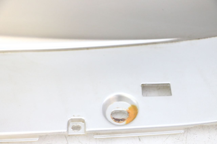 photo de TAPA REPOSAPIES PIAGGIO SUPER LX 125 (2000 - 2003) - Ángulo de visión alternativo