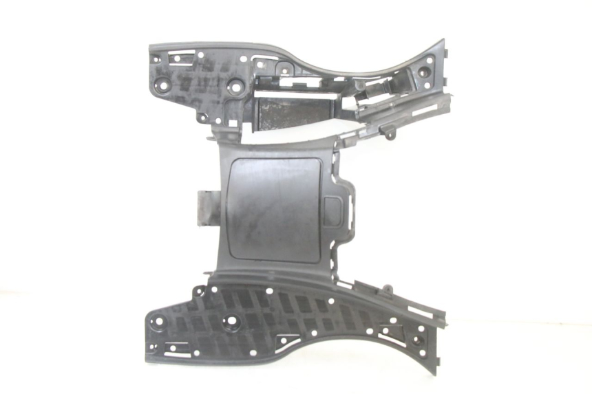 photo de TAPA REPOSAPIES SUZUKI BURGMAN 125 (2015 - 2017) - Zoom estado de uso