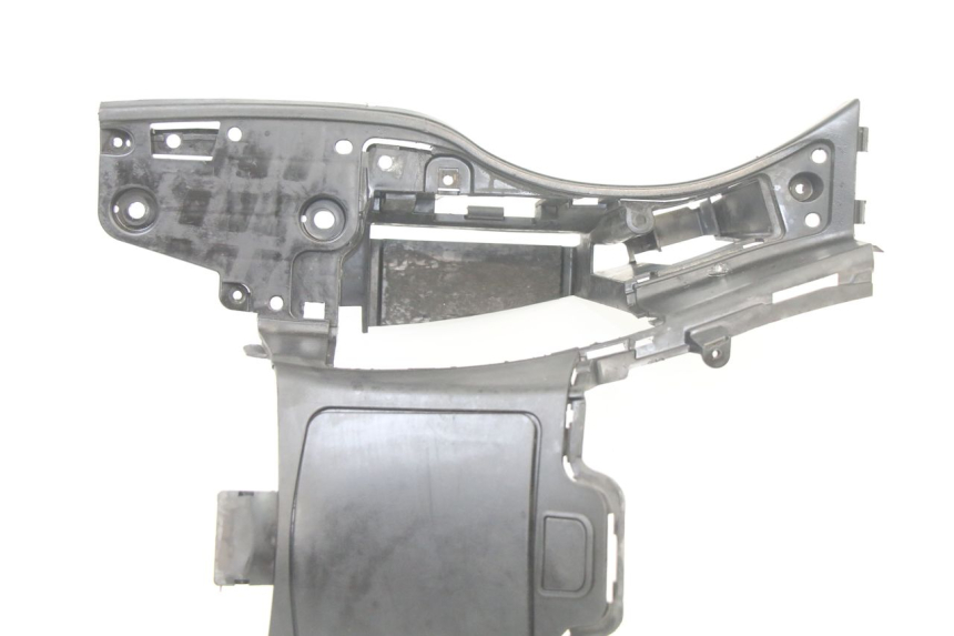 photo de TAPA REPOSAPIES SUZUKI BURGMAN 125 (2015 - 2017) - Otra perspectiva