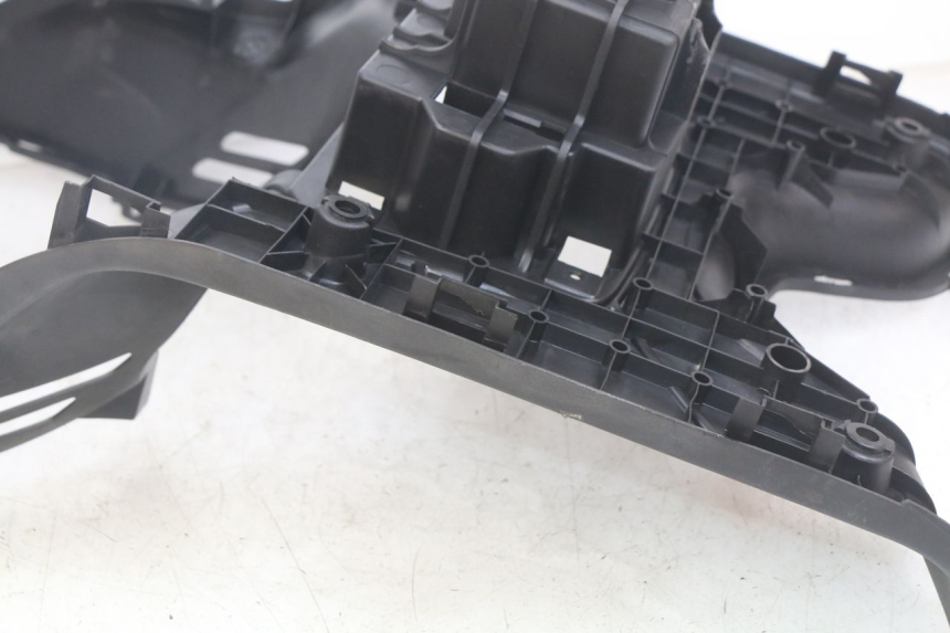 photo de ESTRIBO SYM SYMPHONY 125 (2009 - 2015) - Otra perspectiva