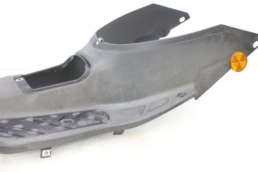 photo de TAPA REPOSAPIES PEUGEOT TKR TREKKER FURIOUS 50 (2005 - 2014) - Características distintivas