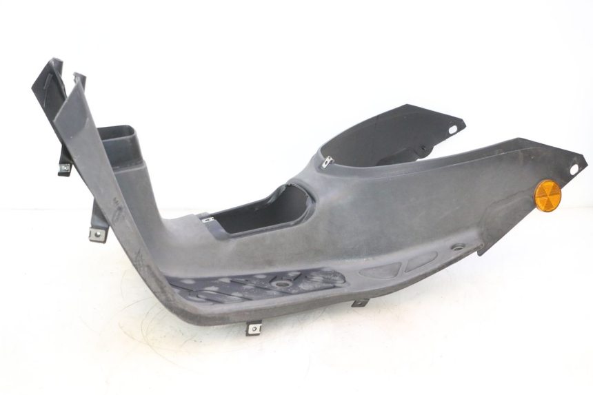 photo de TAPA REPOSAPIES PEUGEOT TKR TREKKER FURIOUS 50 (2005 - 2014) - Primer plano de alta resolución