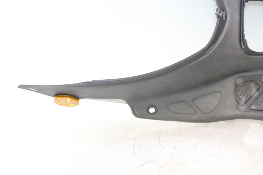 photo de TAPA REPOSAPIES PEUGEOT TKR TREKKER FURIOUS 50 (2005 - 2014) - Enfoque en la estructura
