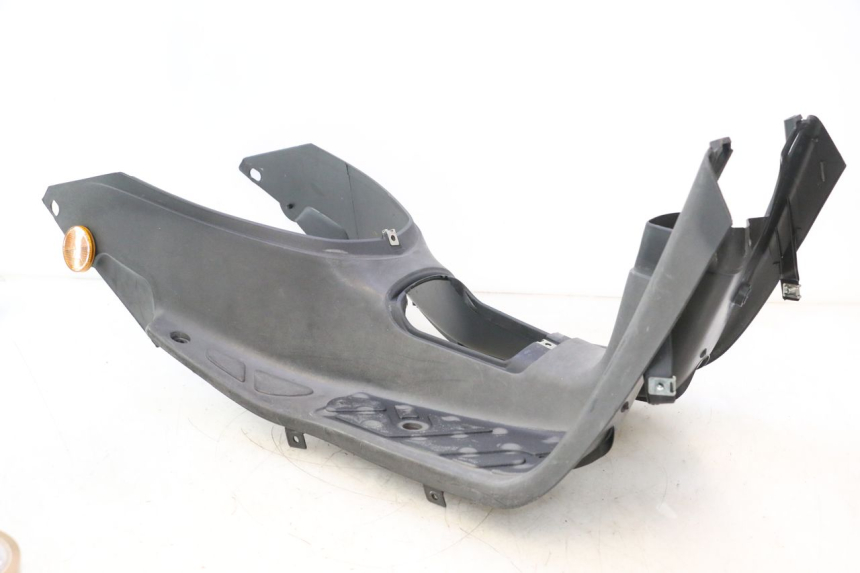 photo de TAPA REPOSAPIES PEUGEOT TKR TREKKER FURIOUS 50 (2005 - 2014) - Detalles de los puntos de fijación