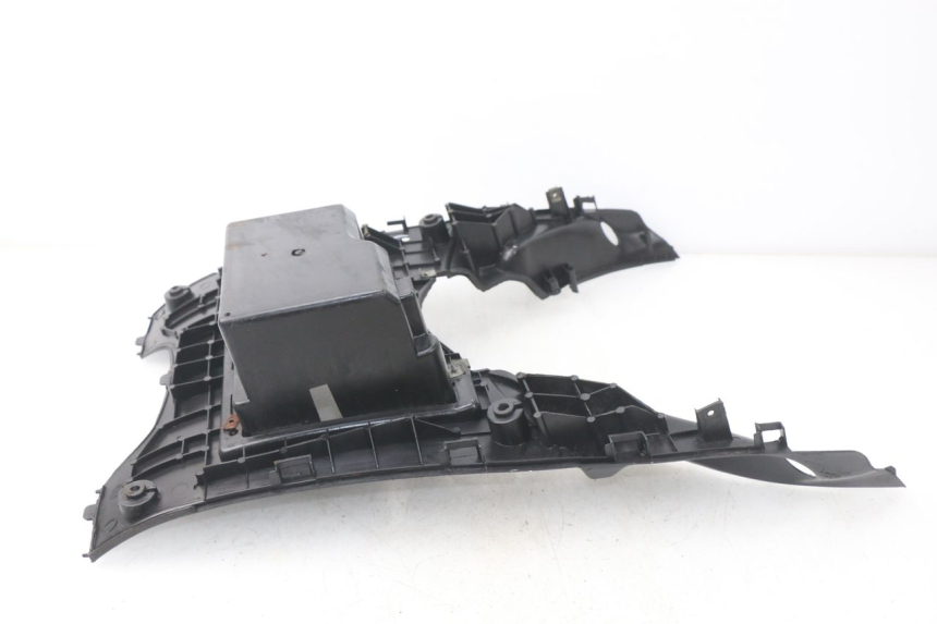 photo de TAPA REPOSAPIES BAOTIAN TRAVEL SPIRIT 50 (2010 - 2012) - Detalle de la pieza