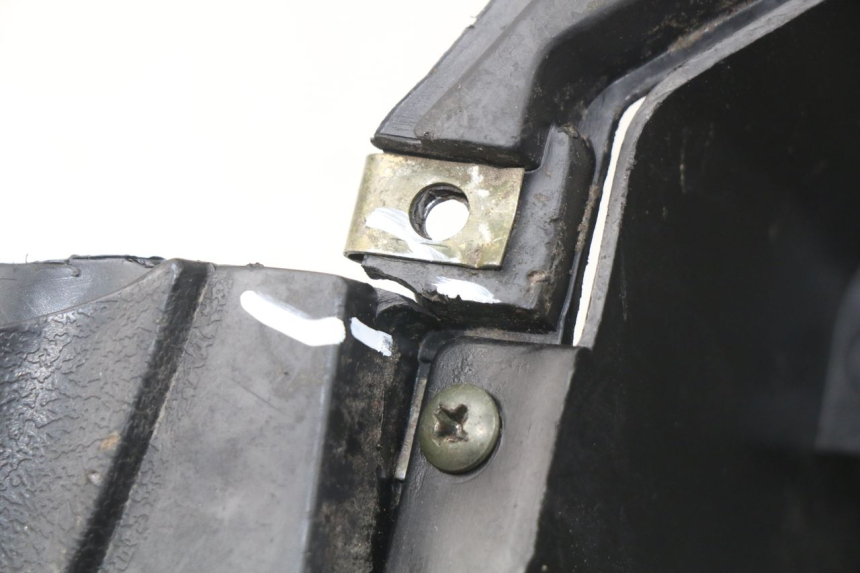 photo de TAPA REPOSAPIES BAOTIAN TRAVEL SPIRIT 50 (2010 - 2012) - Estado de la superficie y material