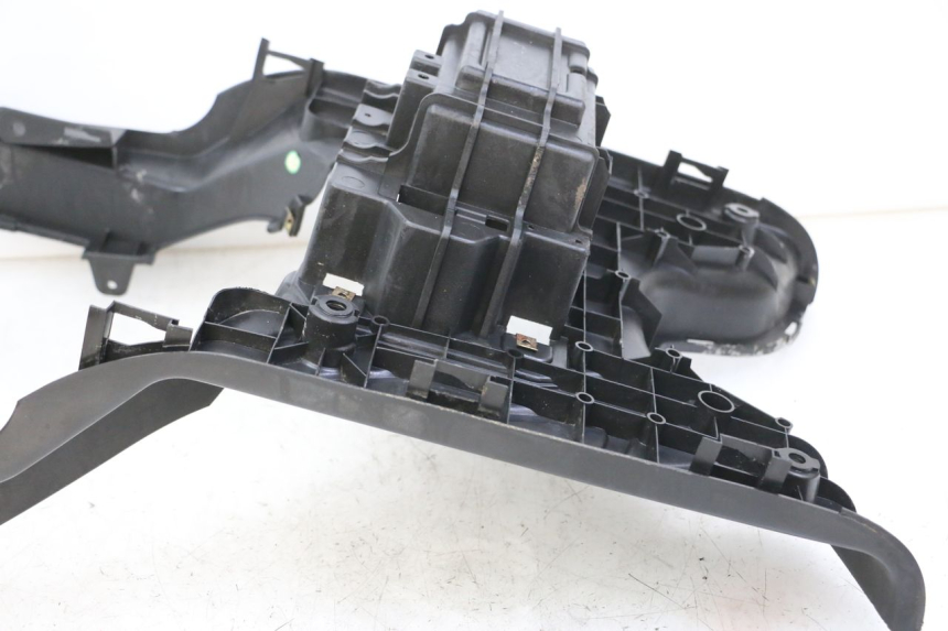 photo de TAPA REPOSAPIES PEUGEOT TWEET 4T 50 (2018 - 2022) - Detalle de la pieza