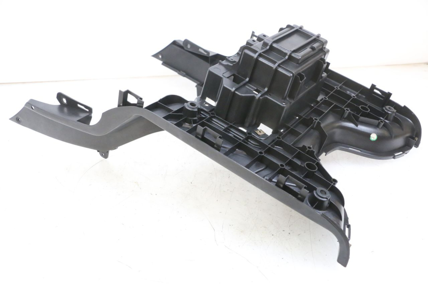 photo de TAPA REPOSAPIES PEUGEOT TWEET PRO EFI 4T 50 (2021 - 2022) - Zoom estado de uso