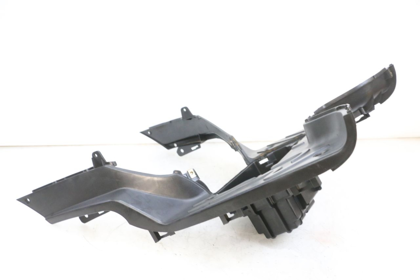 photo de TAPA REPOSAPIES PEUGEOT TWEET PRO EFI 4T 50 (2021 - 2022) - Estado de la superficie y material