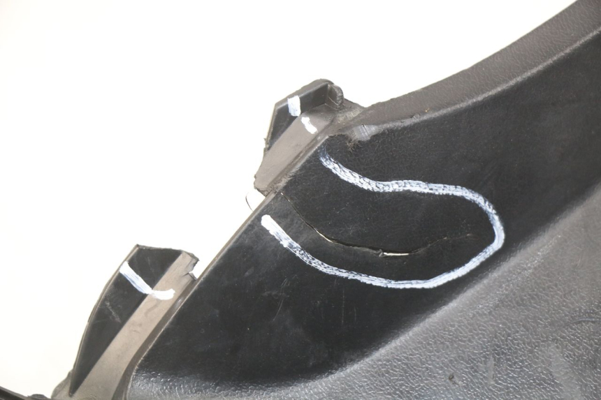 photo de TAPA REPOSAPIES PEUGEOT TWEET 125 (2010 - 2017) - Primer plano técnico